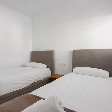One-80 2440 Apartman *